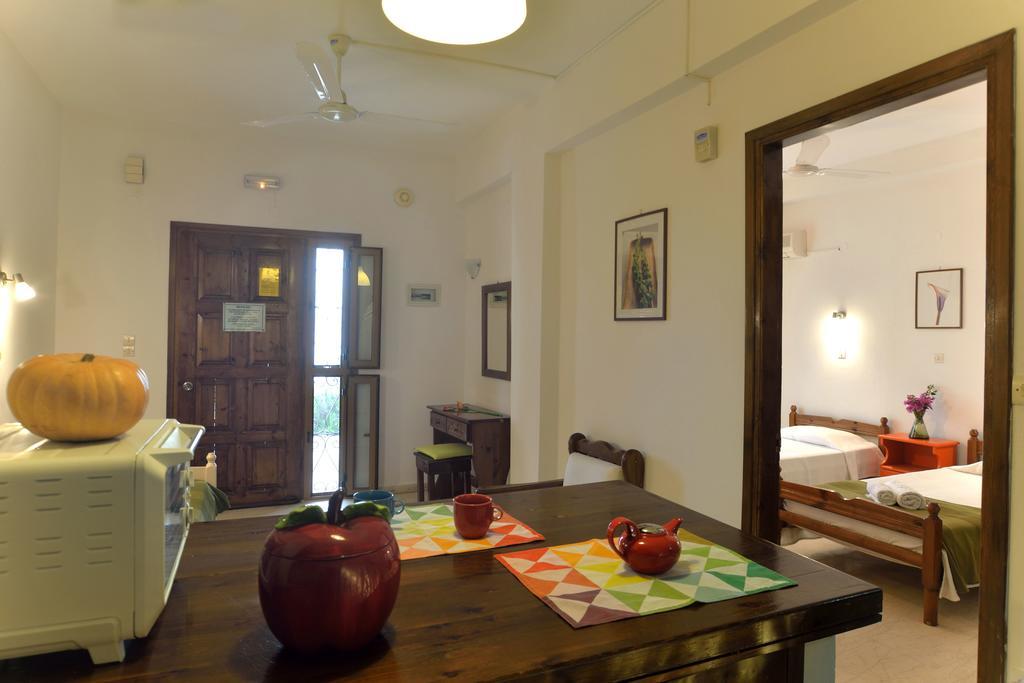 Captain'S Apts Barbati Exterior foto