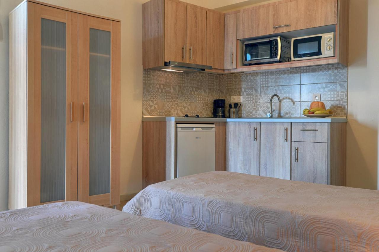Captain'S Apts Barbati Exterior foto