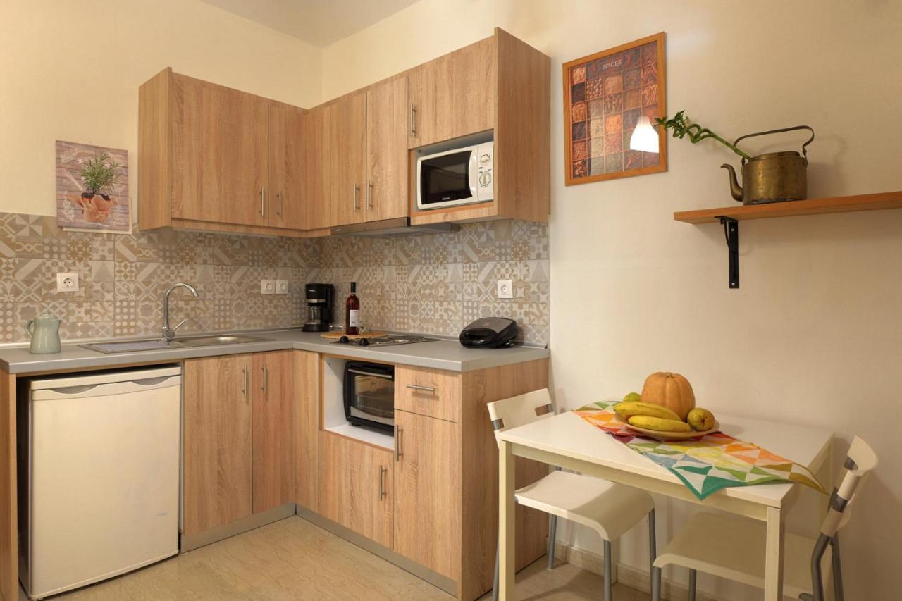 Captain'S Apts Barbati Exterior foto