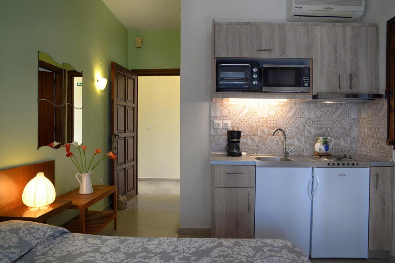 Captain'S Apts Barbati Exterior foto